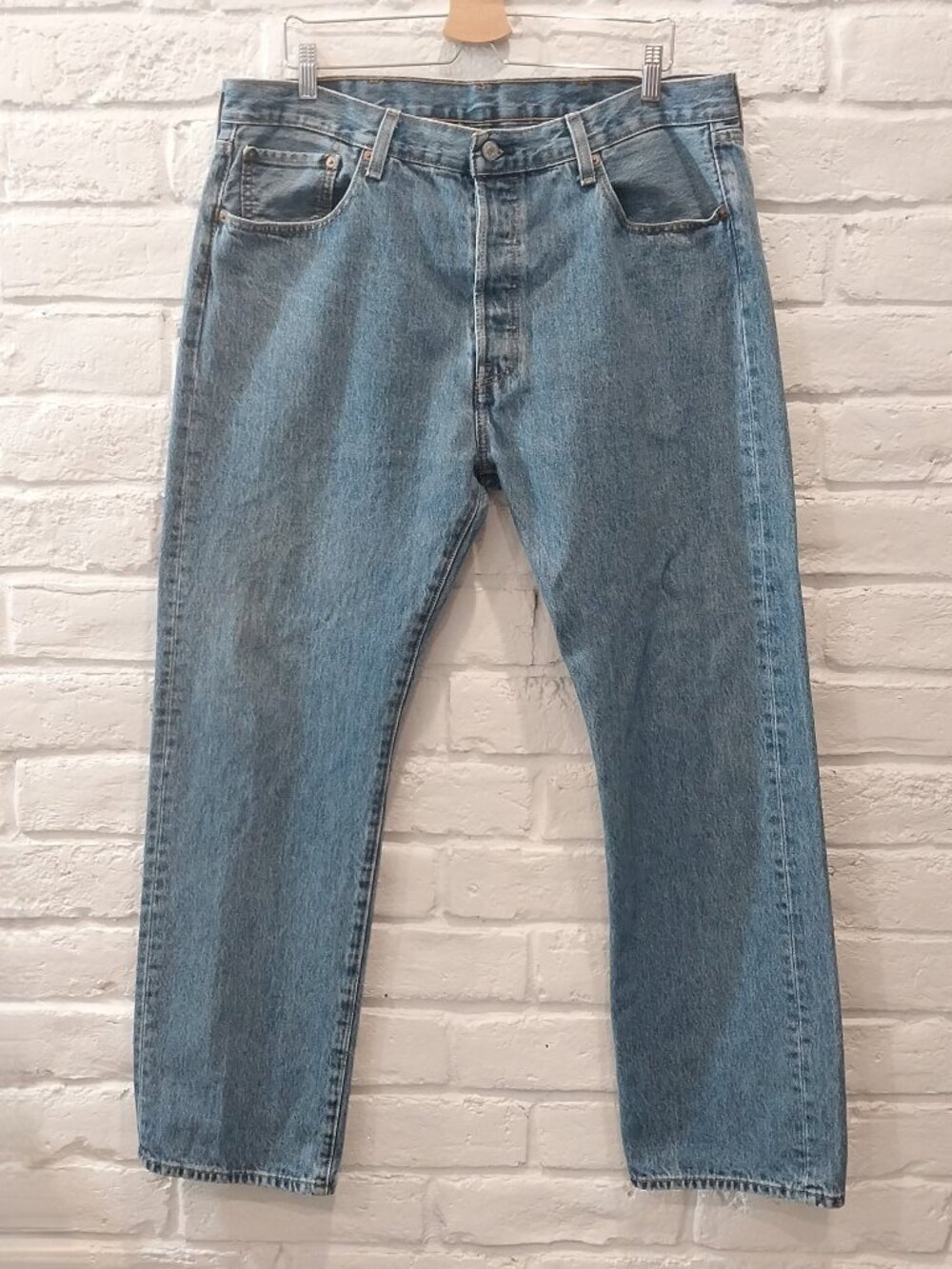 Levis Jeans Mens 36x32 501 Blue 100% Cotton Mid Rise Button Fly Classic Straight